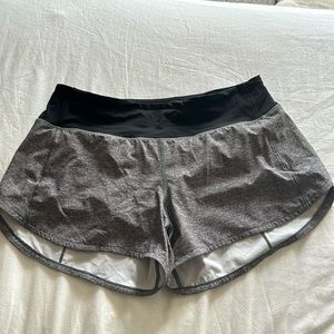 Speed Up Low-Rise Lined Short 2.5" Size 6 in Heather Lux Multi Black/Black